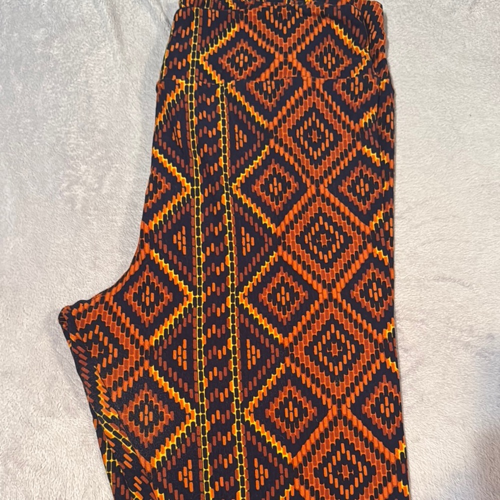 Geometric Patterned Leggings